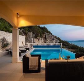 3 Bedroom Villa in Uvala Ljubljeva near Trogir, sleeps 6-7